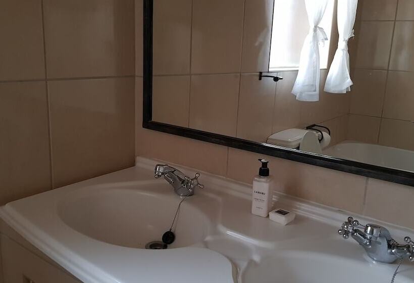 デラックスルーム, Jophil Guesthouse