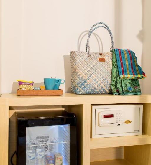 스위트 킹사이즈 침대, Lario Hotel Krabi Sha Extra Plus