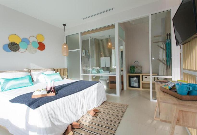 스위트 킹사이즈 침대, Lario Hotel Krabi Sha Extra Plus