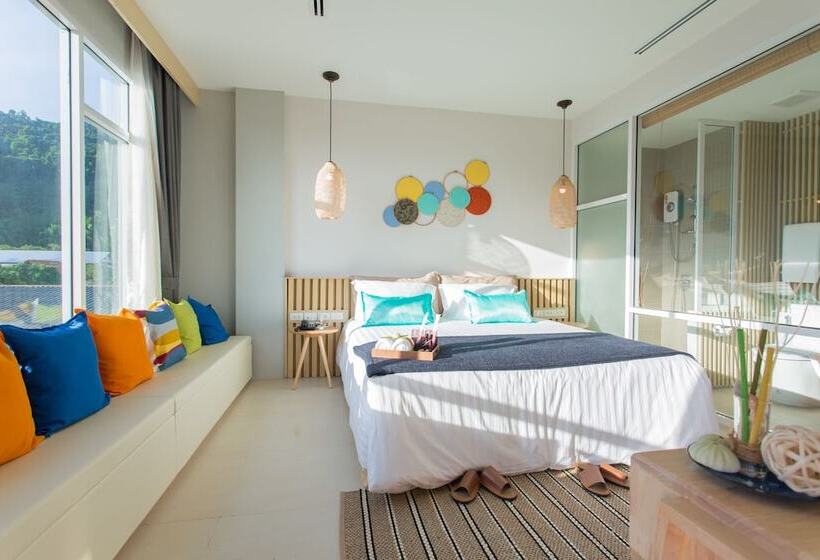 스위트 킹사이즈 침대, Lario Hotel Krabi Sha Extra Plus