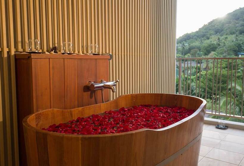 스위트 킹사이즈 침대, Lario Hotel Krabi Sha Extra Plus