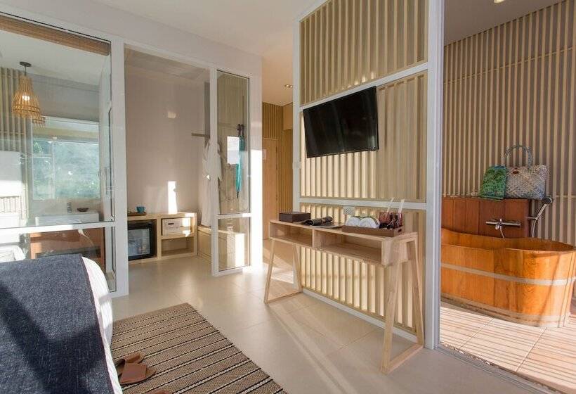 스위트 킹사이즈 침대, Lario Hotel Krabi Sha Extra Plus