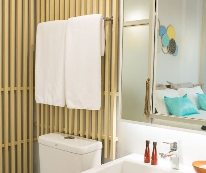 스위트 킹사이즈 침대, Lario Hotel Krabi Sha Extra Plus