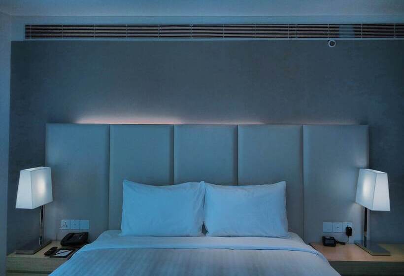 带双人床的标准工作室, Marriott Executive Apartments Hyderabad