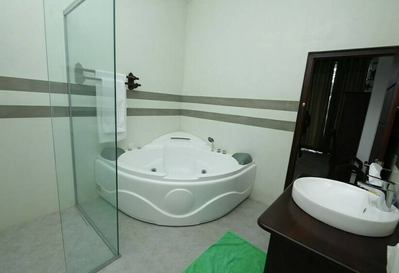 غرفة قياسية مطلّة علي البحيرة, Ocean Gate Galle