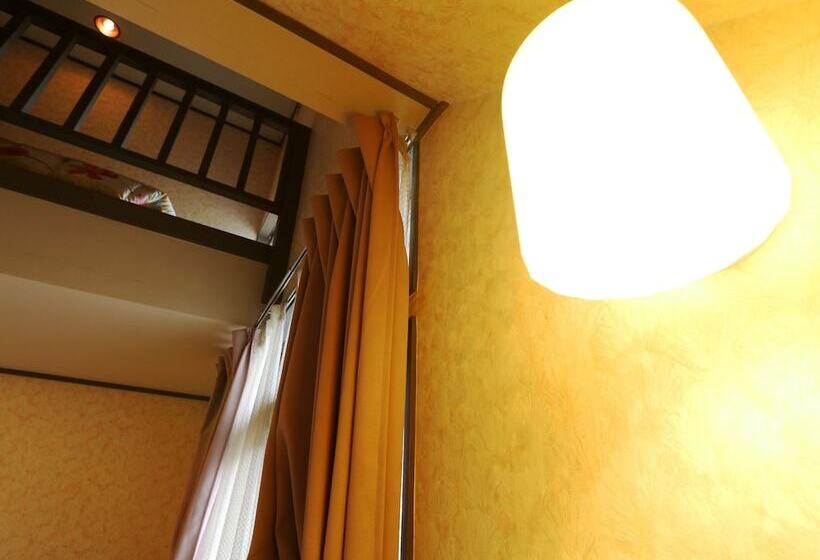 Семейный Номер Совместный Санузел, Pension Saint Paulia