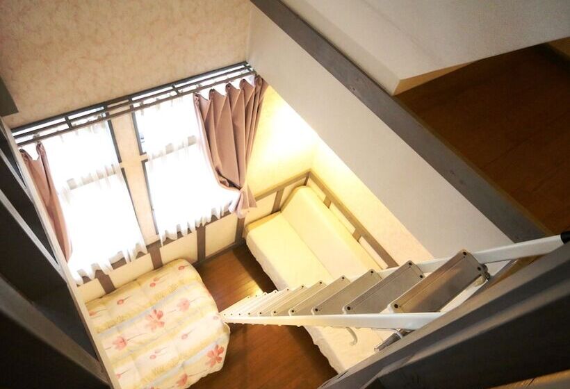 Семейный Номер Совместный Санузел, Pension Saint Paulia