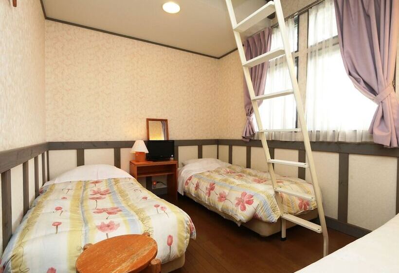Семейный Номер Совместный Санузел, Pension Saint Paulia