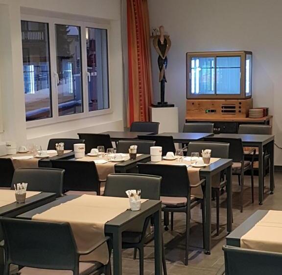 إستوديو قياسى, Studio 54