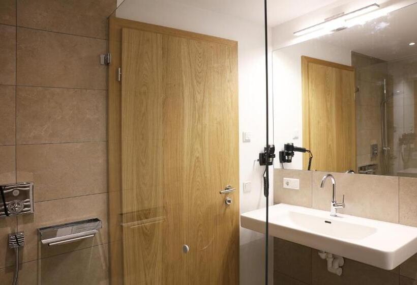 1 Bedroom Penthouse Apartment, Tauernsuites Mitterwirt By Alps Resorts