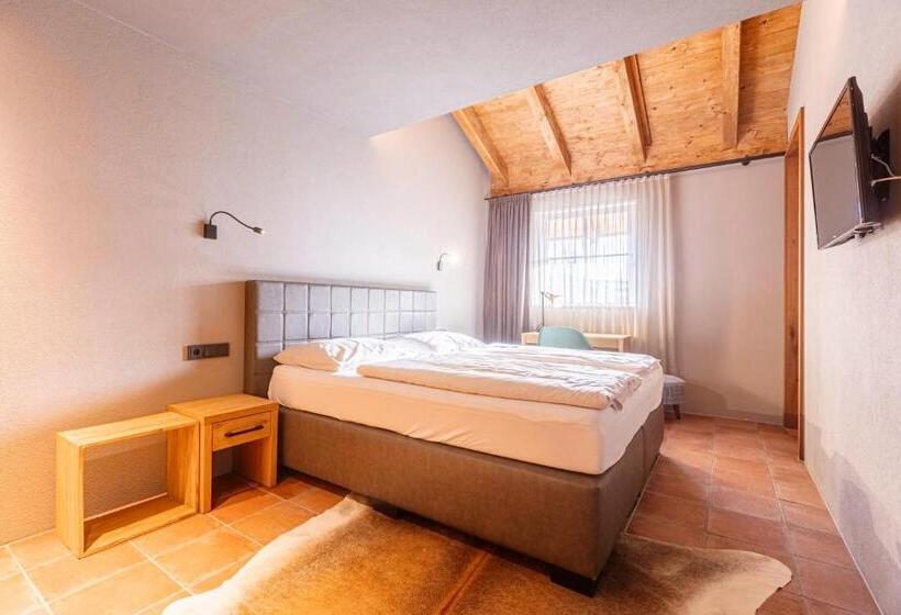 1 Bedroom Penthouse Apartment, Tauernsuites Mitterwirt By Alps Resorts