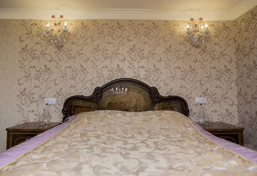 듀플렉스 스위트, Viktoria