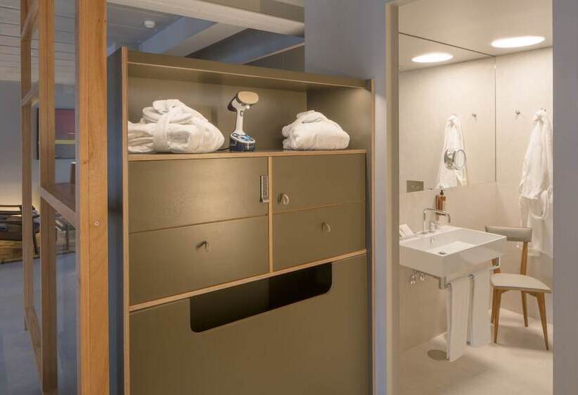 اتاق لوکس, Raw Culture Art & Lofts Bairro Alto