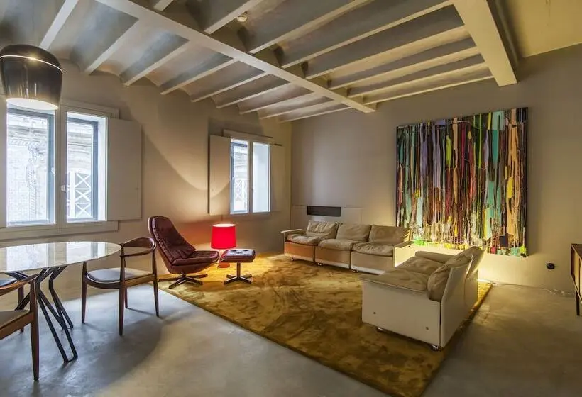 Quarto superior, Raw Culture Art & Lofts Bairro Alto