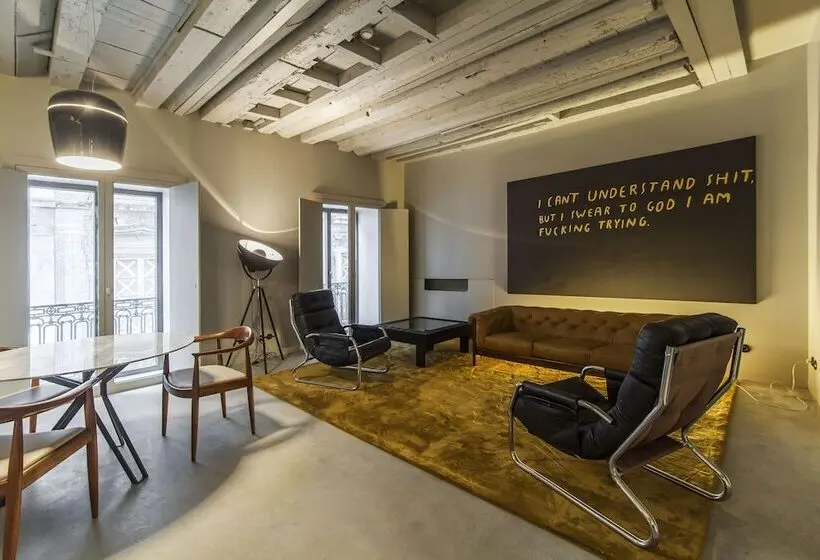 Quarto superior, Raw Culture Art & Lofts Bairro Alto