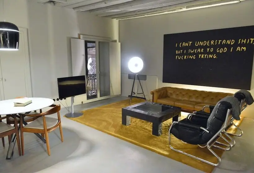 Quarto superior, Raw Culture Art & Lofts Bairro Alto