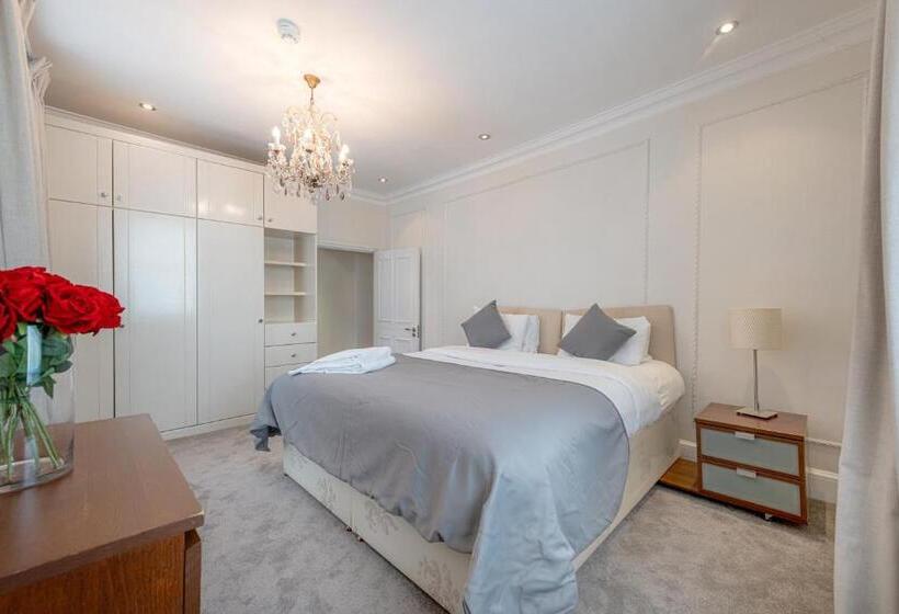 דירת חדר, 17 Hertford Street