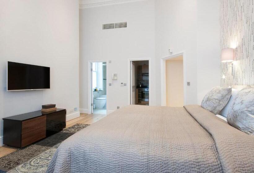 סטודיו דלוקס, 17 Hertford Street