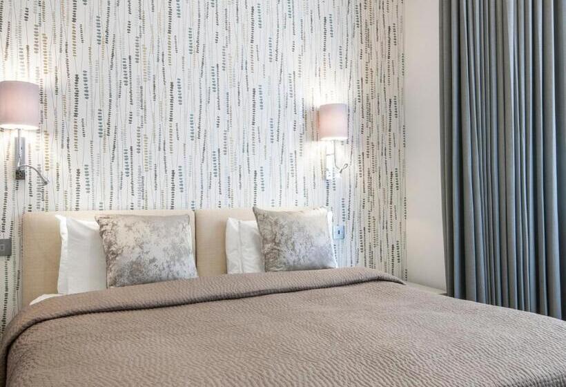 סטודיו דלוקס, 17 Hertford Street