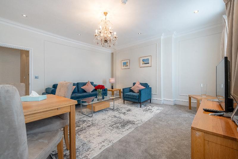 דירת חדר, 17 Hertford Street