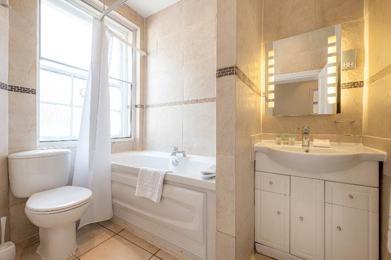 דירת חדר, 17 Hertford Street