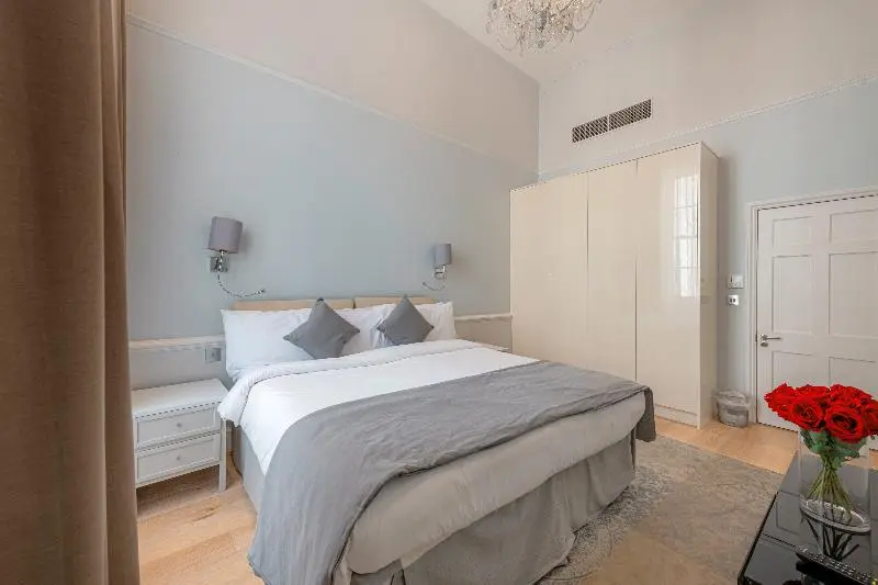 1 Bedroom Deluxe Apartment