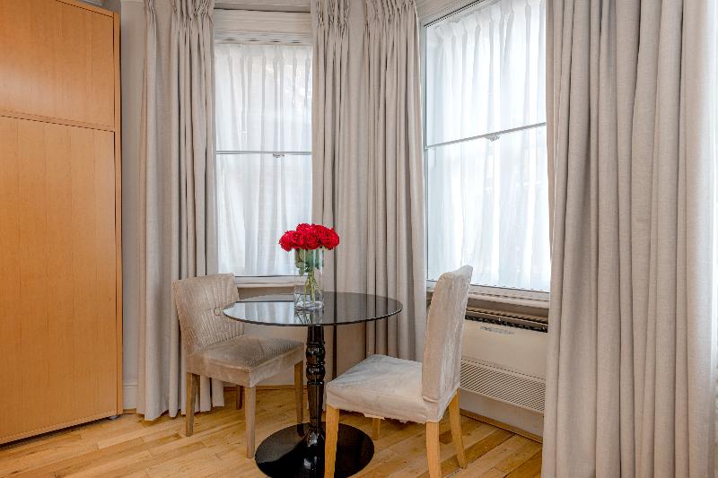 חדר סטודיו סטנדרד, 17 Hertford Street