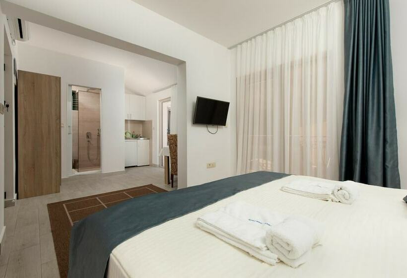 استودیو استاندارد با چشمانداز دریا و بالکن, Apartments Jovan