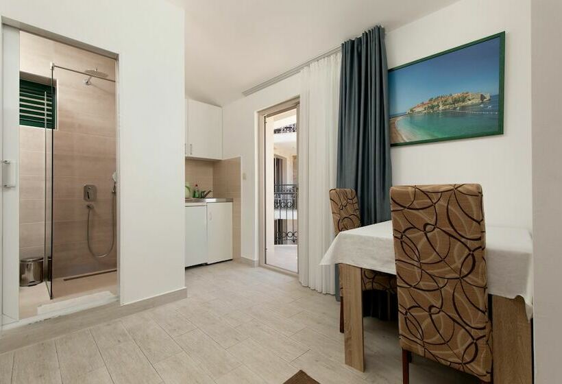 استودیو استاندارد با چشمانداز دریا و بالکن, Apartments Jovan