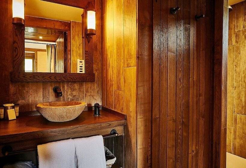 חדר משפחתי, La Cite Suspendue