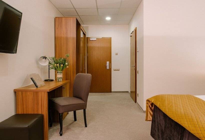 Номер Superior, Diplomat