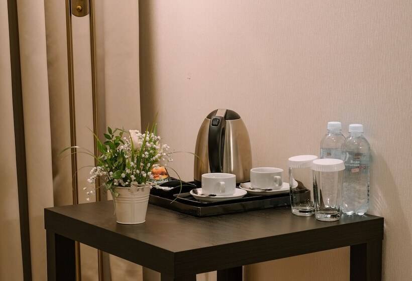 جناح جونيور, Diplomat