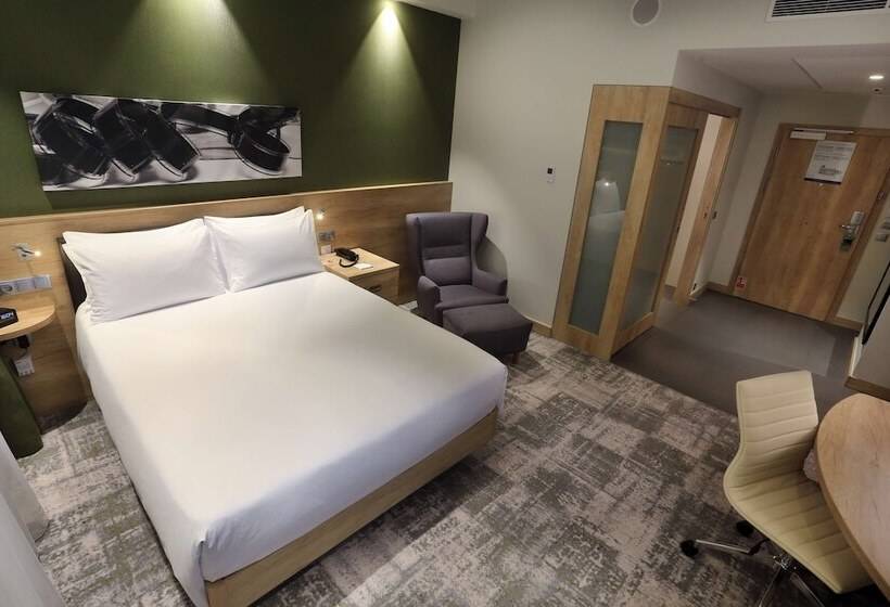اتاق خانوادگی تودرتو, Hampton By Hilton Gdansk Old Town