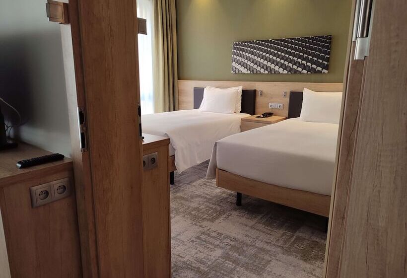 Family Connecting Room, Hampton By Hilton Gdansk Old Town