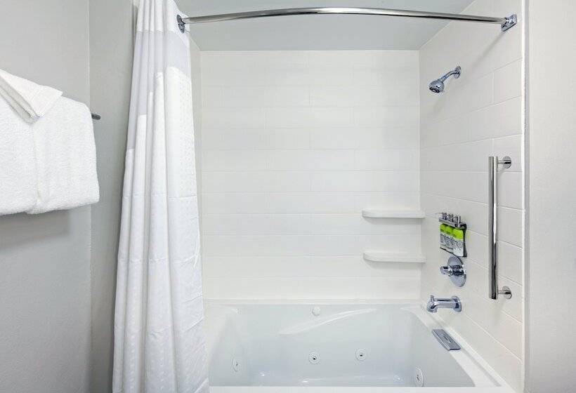 סוויטה, Holiday Inn Express & Suites Tulsa South   Woodland Hills, An Ihg