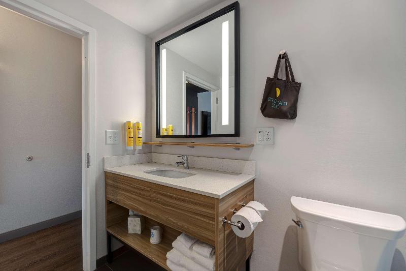 חדר סטנדרט, Holiday Inn Express & Suites Tulsa South   Woodland Hills, An Ihg