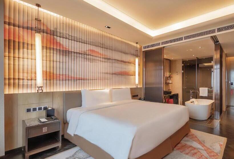 Standard Room King Size Bed, Hualuxe Wuhu, An Ihg