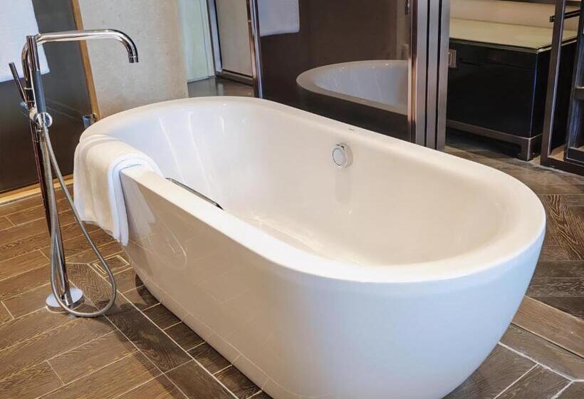 Standard Room, Hualuxe Wuhu, An Ihg