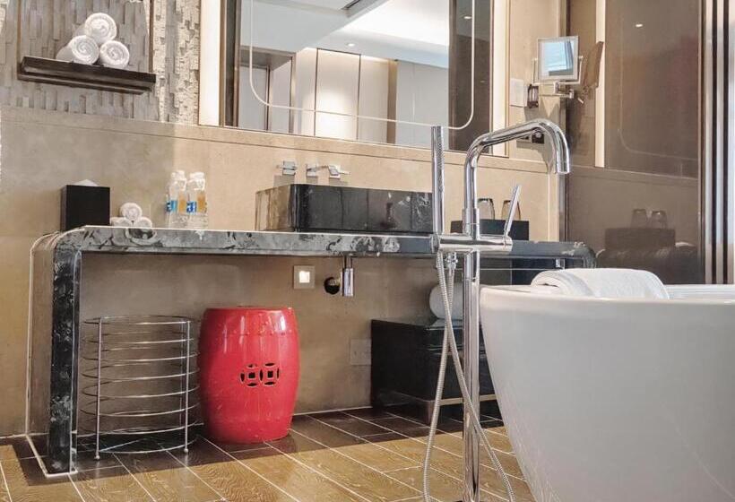 Standard Room River View, Hualuxe Wuhu, An Ihg