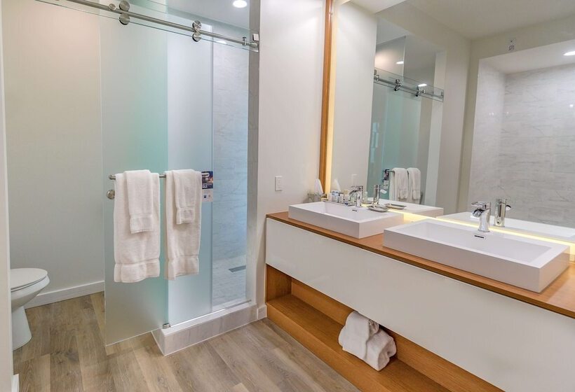 带2个双人床的标准工作室, Maritime Fort Lauderdale Cruise Port