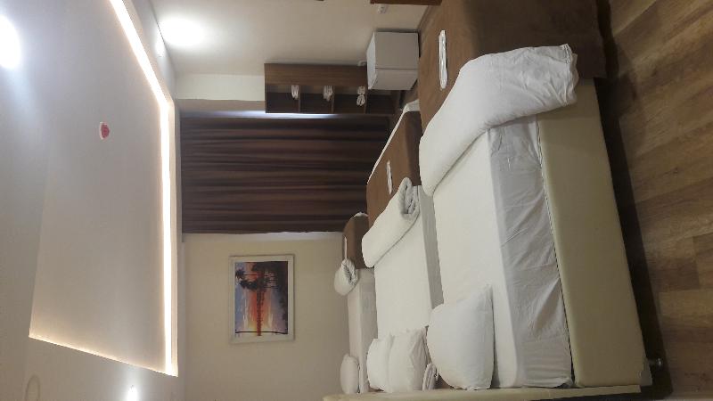 Camera Familiare, Sanli Blue