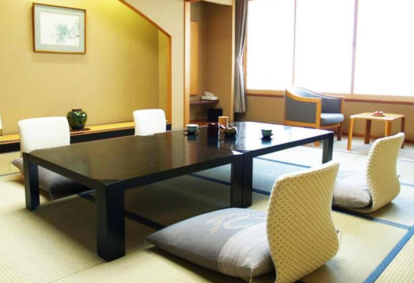 חדר סטנדרט לארבעה, Sasakura Onsen Ryuunso