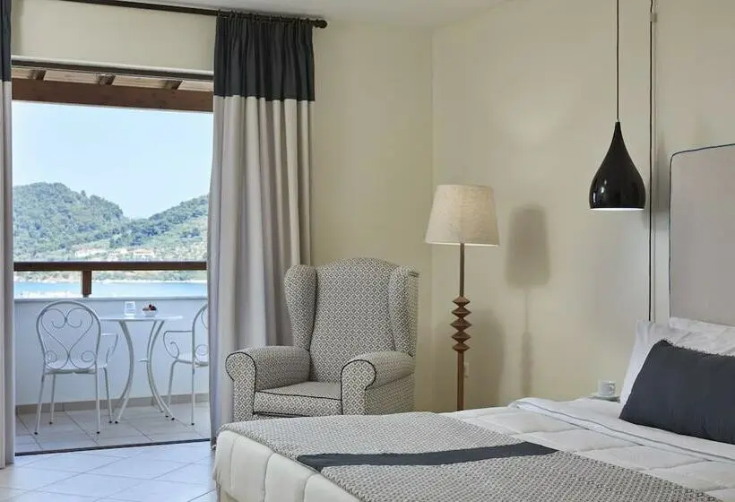 オーシャンビューのプレミアムルーム。, Skiathos Living