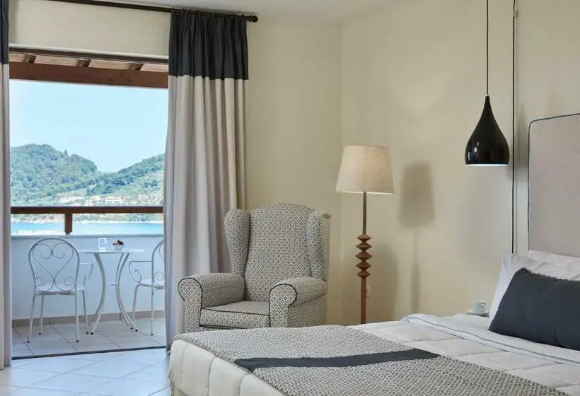 オーシャンビューのプレミアムルーム。, Skiathos Living