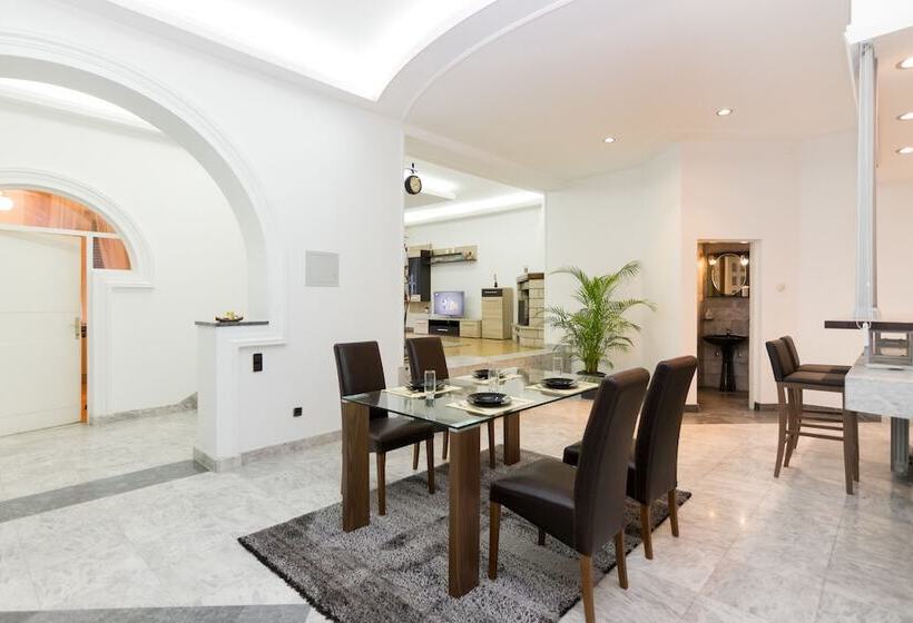 آپارتمان لوکس 2 خوابه, Central Park Residence