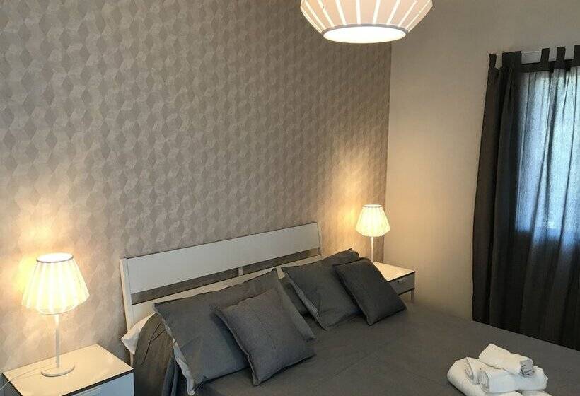 اتاق استاندارد با چشمانداز, Civico 27