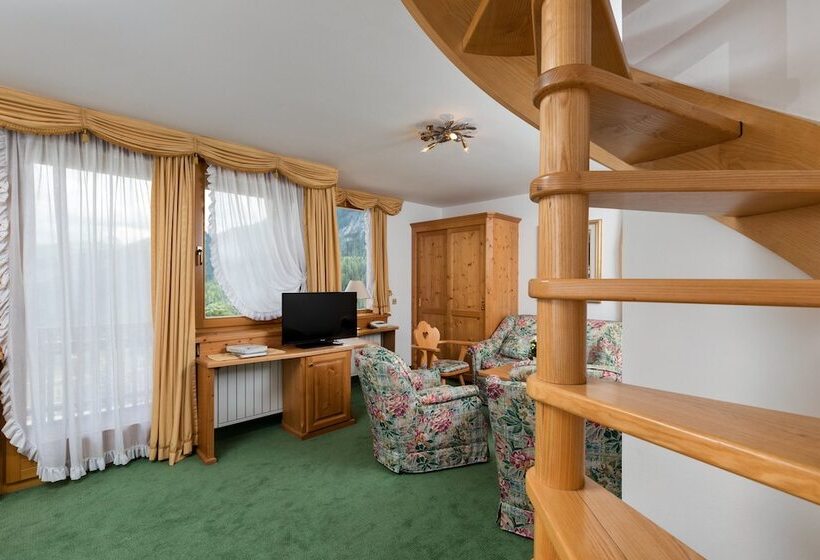 컴포트 룸, Garni Criss