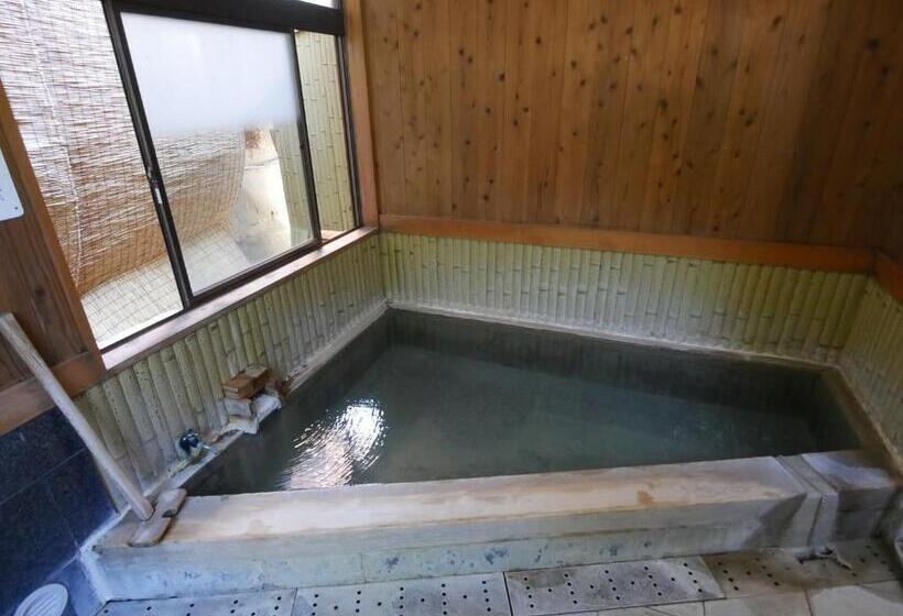 غرفة قياسية سرير بطابقين مزودة بحمام مشترك, Jhoppers Kumano Yunomine Guesthouse