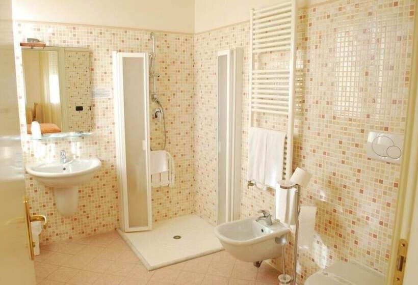 اتاق استاندارد, Re Versiliana
