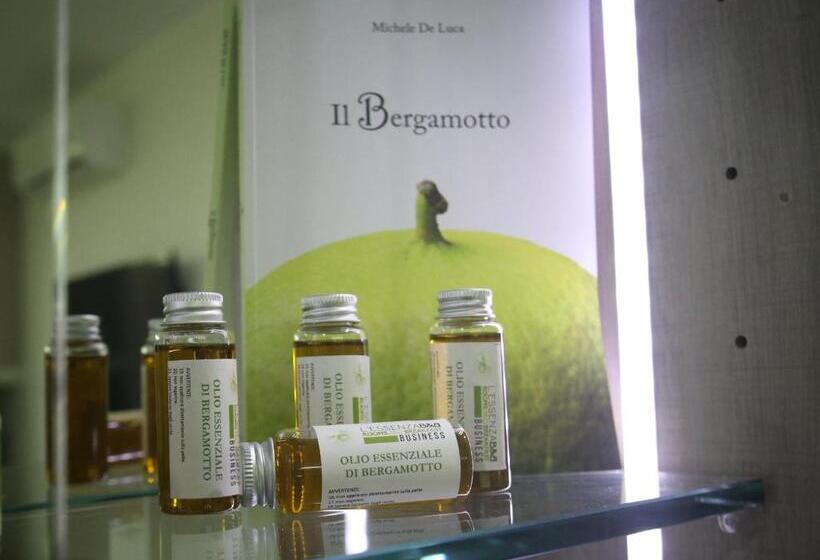 اتاق لوکس با چشمانداز دریا, L`essenza B&b